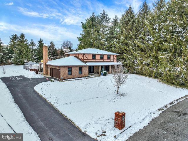 2350 SUTTON RD, York, PA 17403