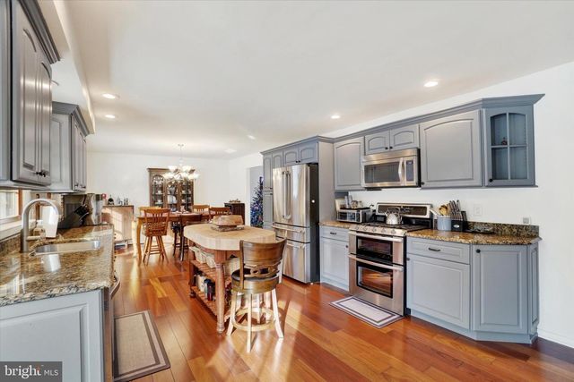 2350 SUTTON RD, York, PA 17403