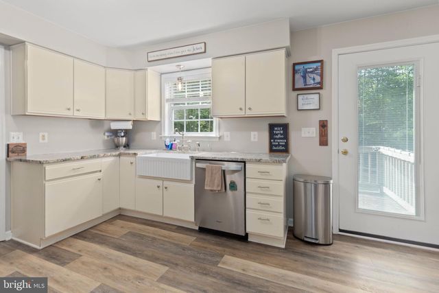 5710 RIVERBEND LN, Reva, VA 22735