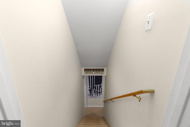 5710 RIVERBEND LN, Reva, VA 22735