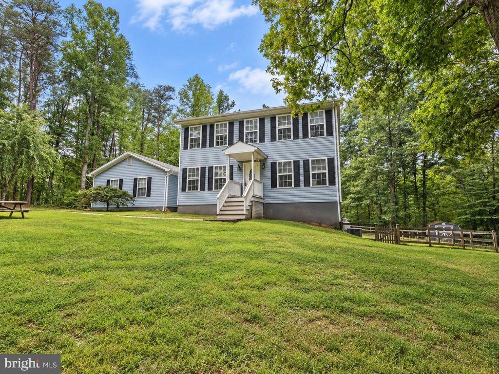 5710 RIVERBEND LN, Reva, VA 22735