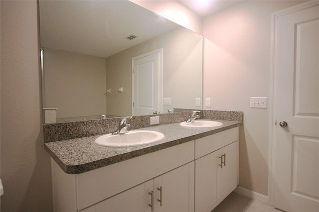 812 ROYAL EMPRESS DRIVE, Ruskin, FL 33570