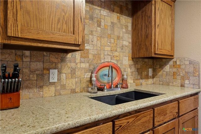 1239 Honor LN, Temple, TX 76501
