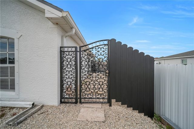 1140 NW 19th PL, Cape Coral, FL 33993