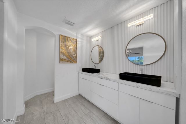 1140 NW 19th PL, Cape Coral, FL 33993