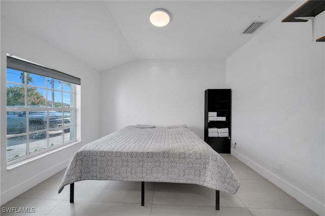 1140 NW 19th PL, Cape Coral, FL 33993