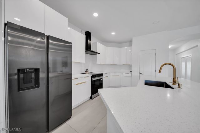 1140 NW 19th PL, Cape Coral, FL 33993