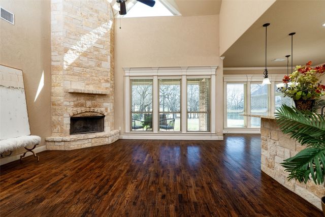 209 Ellis Creek Drive, Weatherford, TX 76085