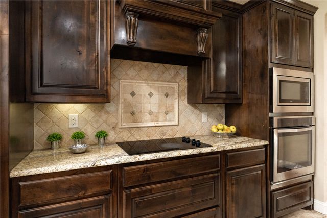 209 Ellis Creek Drive, Weatherford, TX 76085