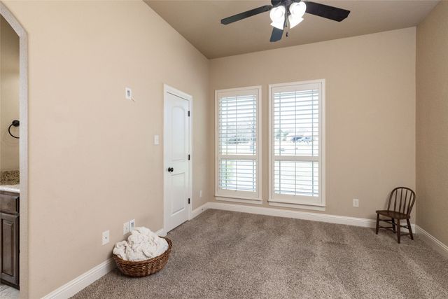 209 Ellis Creek Drive, Weatherford, TX 76085