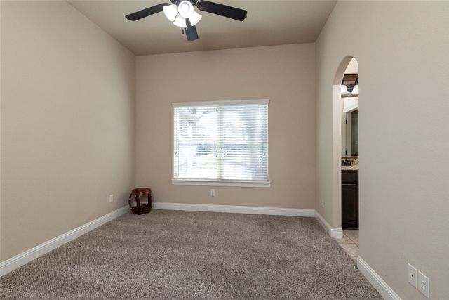 209 Ellis Creek Drive, Weatherford, TX 76085