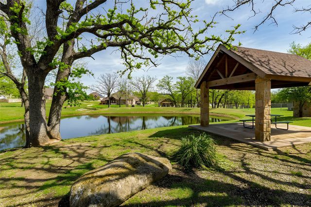 209 Ellis Creek Drive, Weatherford, TX 76085