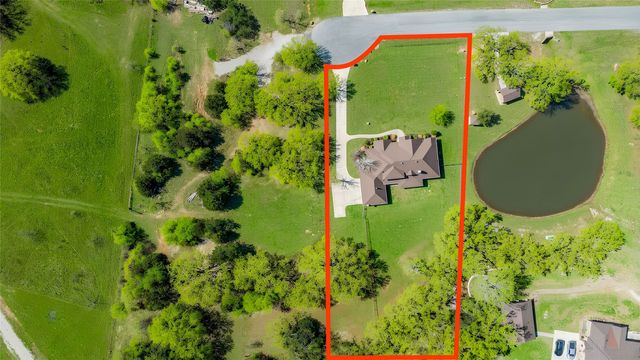 209 Ellis Creek Drive, Weatherford, TX 76085