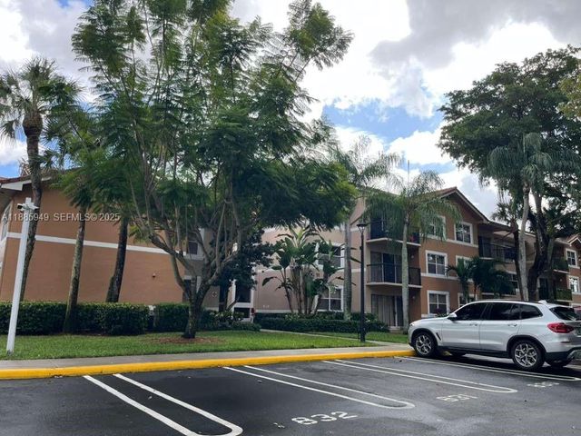8821 Wiles Rd 102, Coral Springs, FL 33067