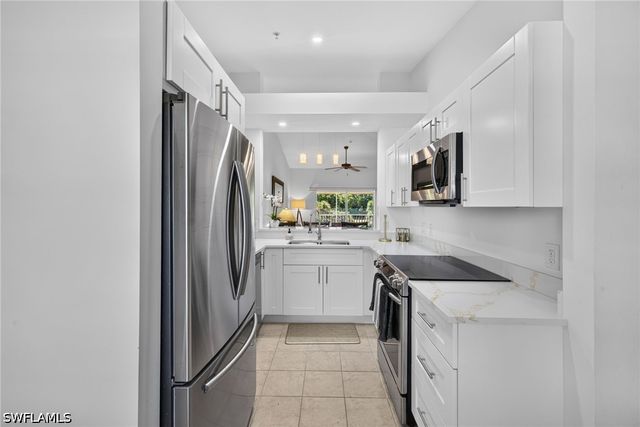 2815 Cypress Trace CIR 204, Naples, FL 34119