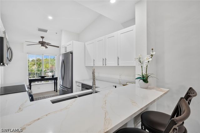 2815 Cypress Trace CIR 204, Naples, FL 34119