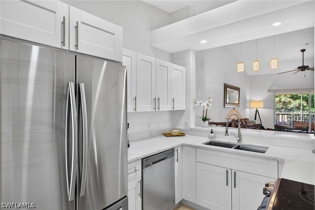 2815 Cypress Trace CIR 204, Naples, FL 34119