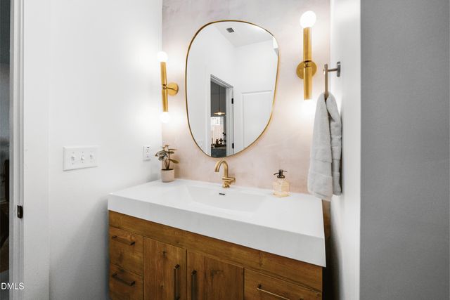 907 N Elizabeth Street, Durham, NC 27701