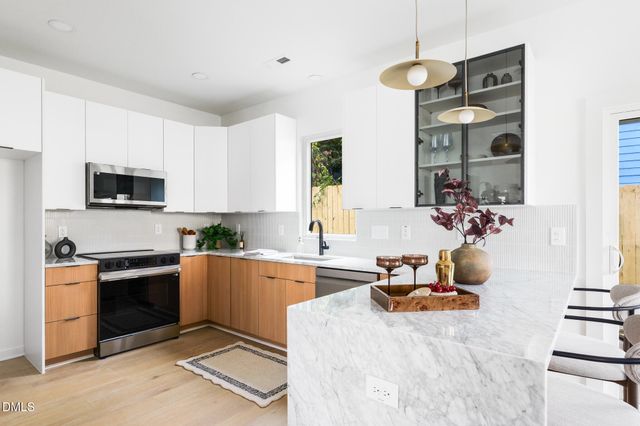 907 N Elizabeth Street, Durham, NC 27701