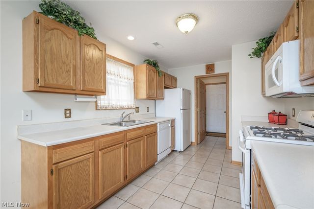 1432 Waters Edge Drive, Akron, OH 44313