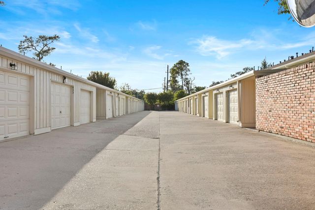 425 Bendwood Drive 49, Houston, TX 77024