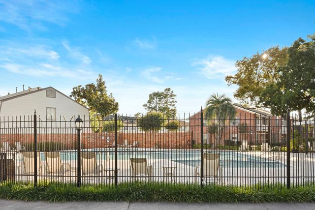 425 Bendwood Drive 49, Houston, TX 77024