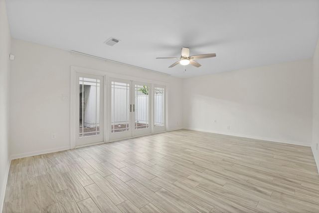 425 Bendwood Drive 49, Houston, TX 77024