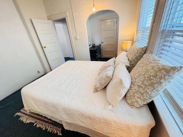 2737 12th Avenue, Oakland, CA 94606