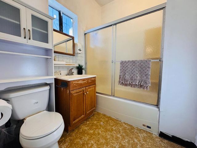 2737 12th Avenue, Oakland, CA 94606