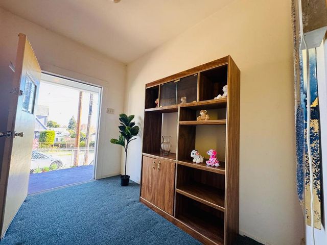 2737 12th Avenue, Oakland, CA 94606