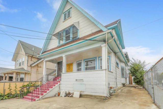 2737 12th Avenue, Oakland, CA 94606