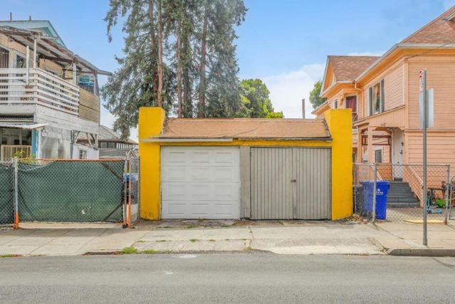 2737 12th Avenue, Oakland, CA 94606