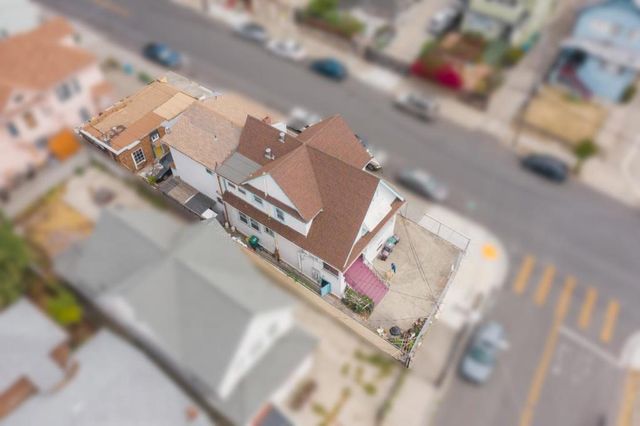 2737 12th Avenue, Oakland, CA 94606