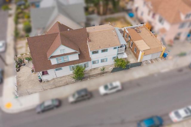 2737 12th Avenue, Oakland, CA 94606