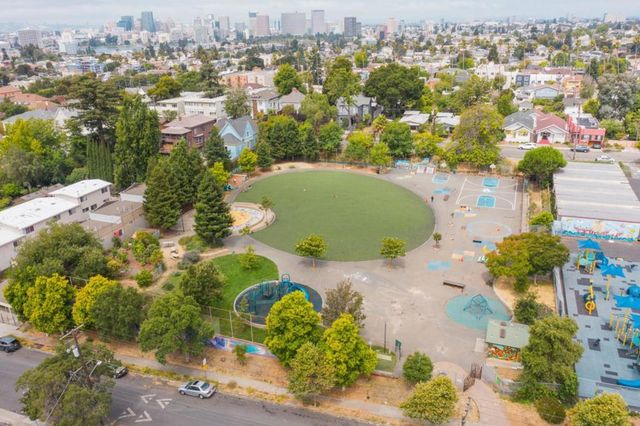 2737 12th Avenue, Oakland, CA 94606