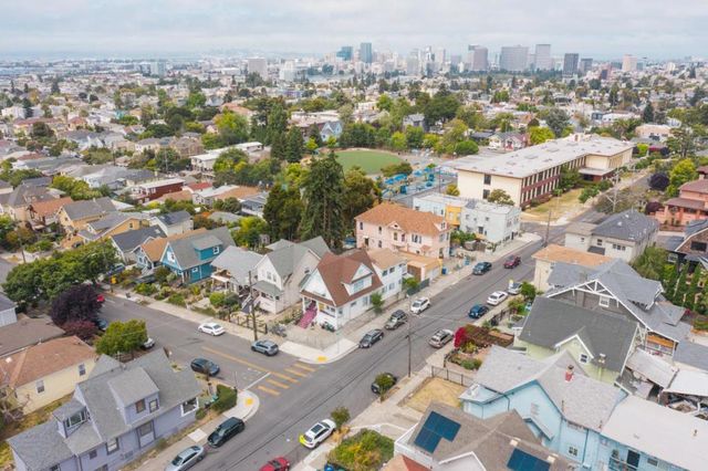 2737 12th Avenue, Oakland, CA 94606