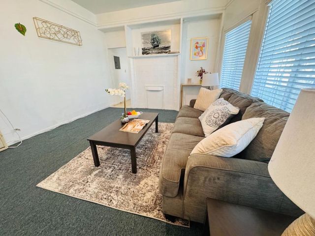 2737 12th Avenue, Oakland, CA 94606