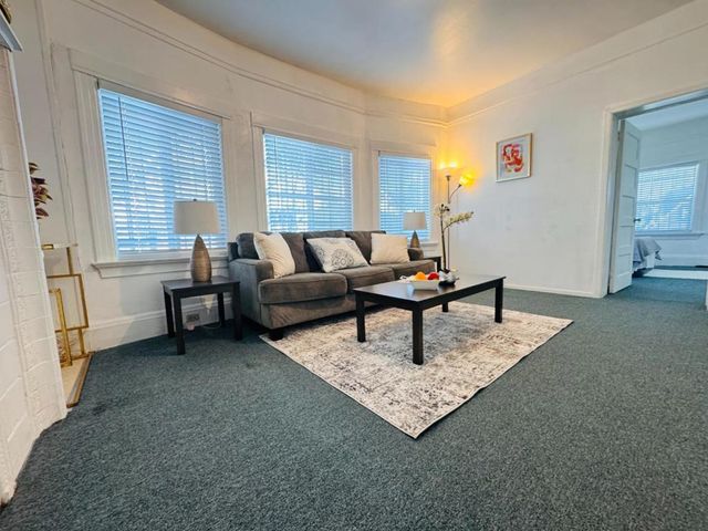 2737 12th Avenue, Oakland, CA 94606