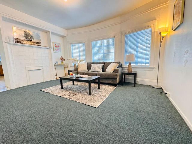 2737 12th Avenue, Oakland, CA 94606