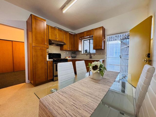 2737 12th Avenue, Oakland, CA 94606