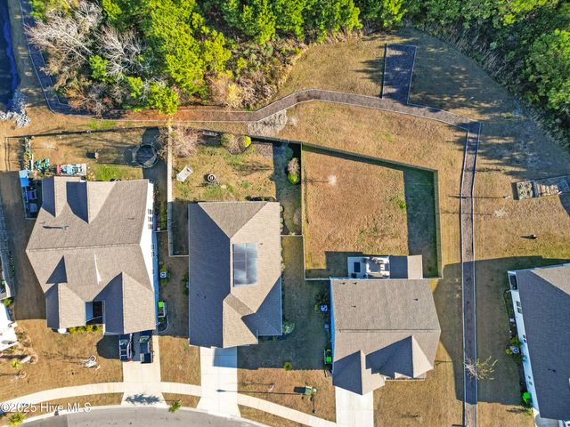 310 Edgewater Way, Holly Ridge, NC 28445