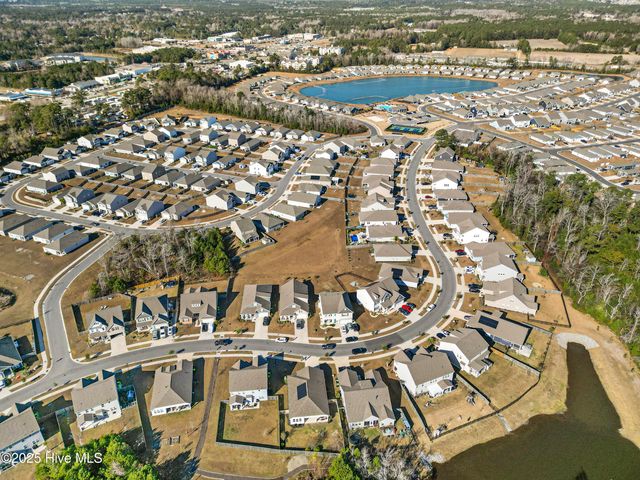 310 Edgewater Way, Holly Ridge, NC 28445