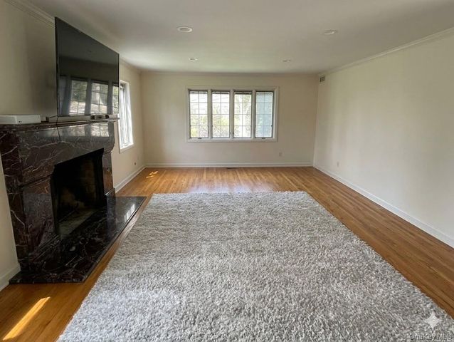 64 Old Pond Road, Great Neck, NY 11023