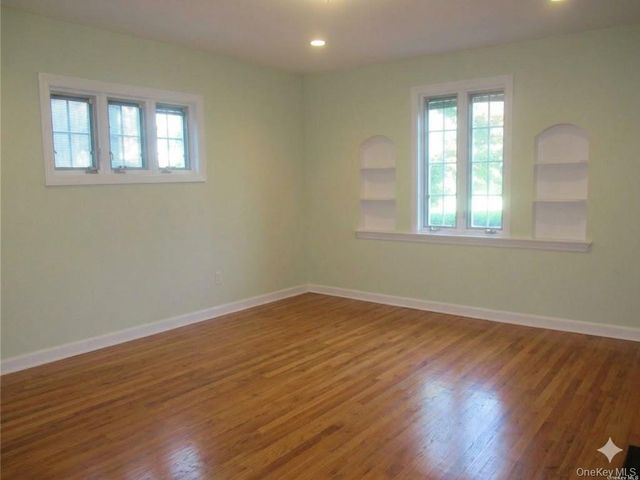 64 Old Pond Road, Great Neck, NY 11023