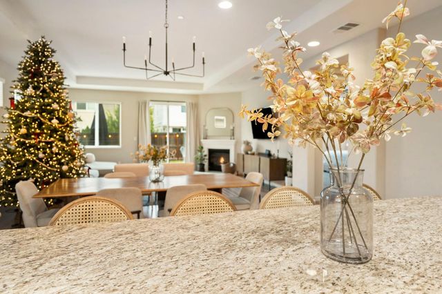 1462 Cedarbrook Rd, West Sacramento, CA 95691