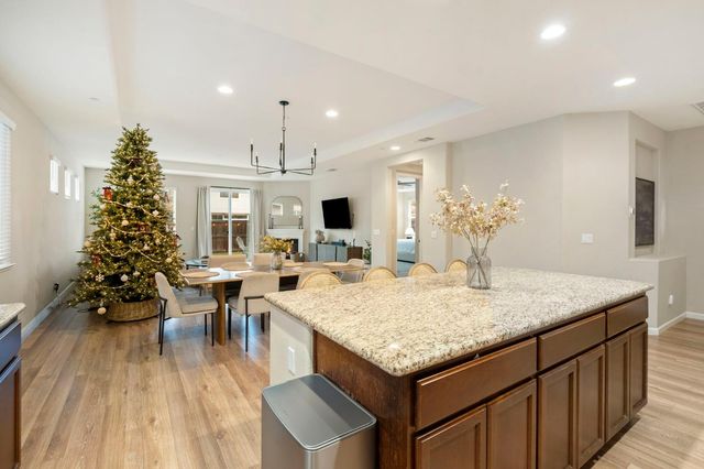 1462 Cedarbrook Rd, West Sacramento, CA 95691