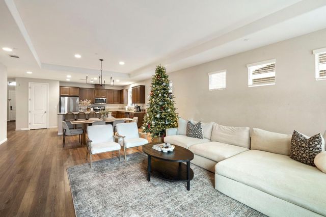 1462 Cedarbrook Rd, West Sacramento, CA 95691