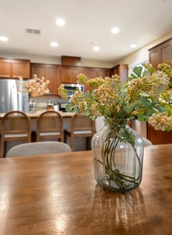 1462 Cedarbrook Rd, West Sacramento, CA 95691