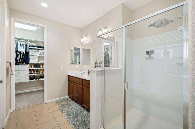 1462 Cedarbrook Rd, West Sacramento, CA 95691