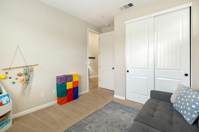 1462 Cedarbrook Rd, West Sacramento, CA 95691